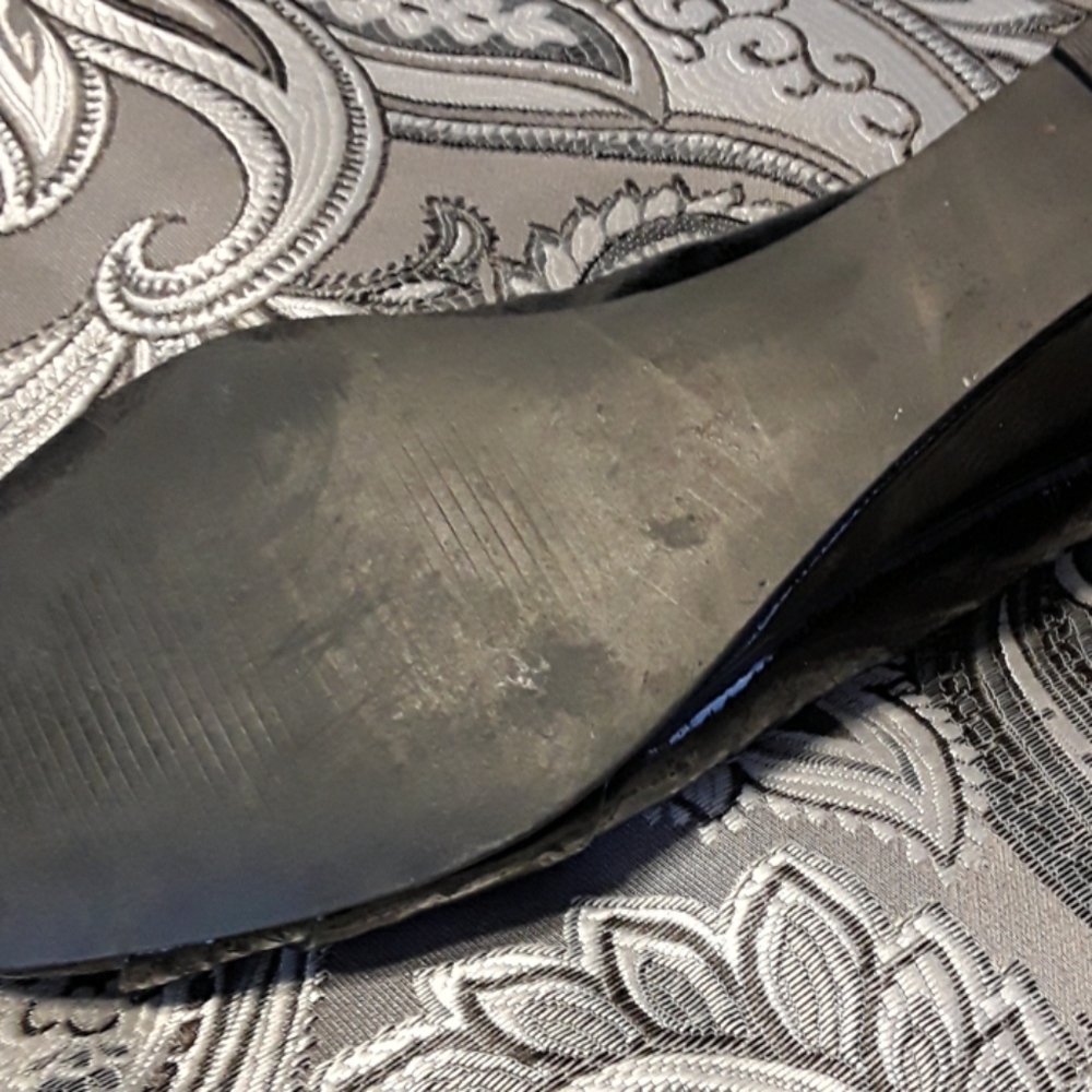 Shoes - Picture 3 of 4